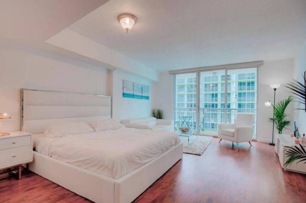 Photo of Bedroom in Surfside