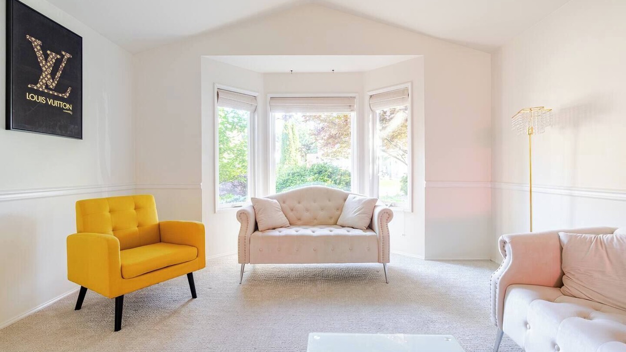 Photo of Livingroom in Silver Lake