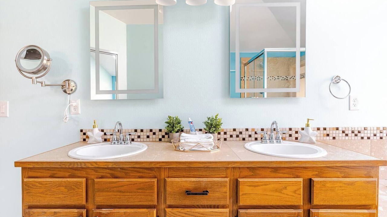 Photo of Others in Silver Lake