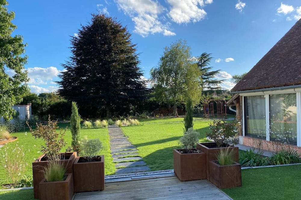 Photo of Outdoor in Olivet