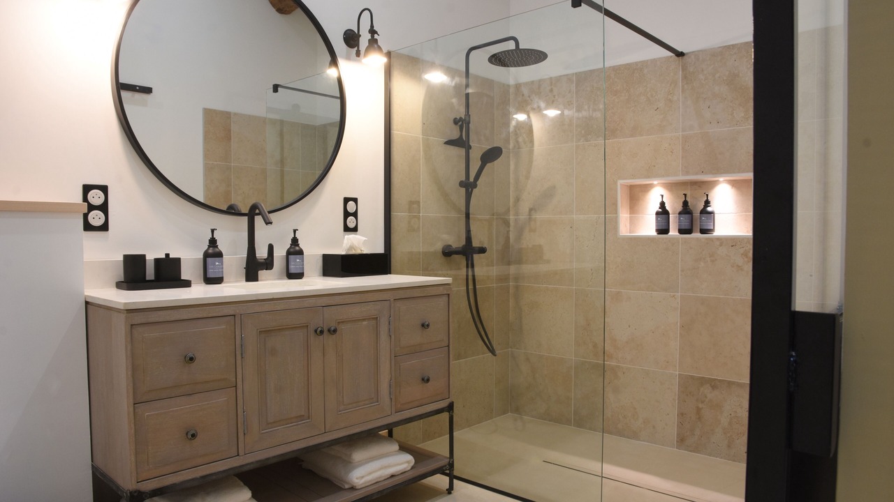 Photo of Bathroom in Floirac