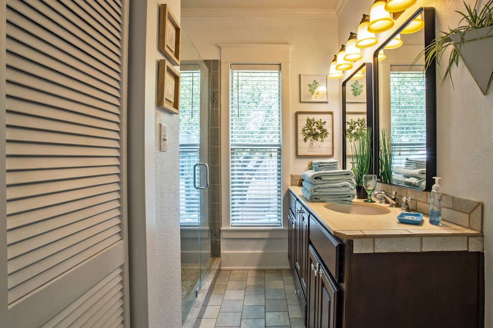 Photo of Bathroom in Georgetown
