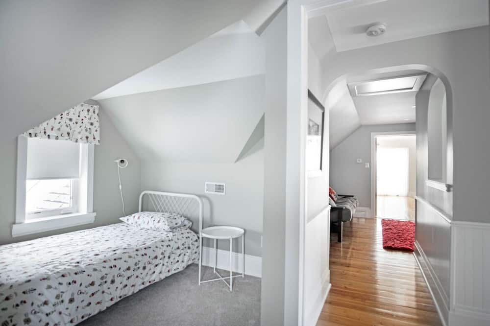 Photo of Bedroom in Niverville