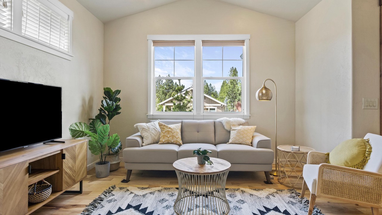 Photo of Livingroom in Southeast Bend