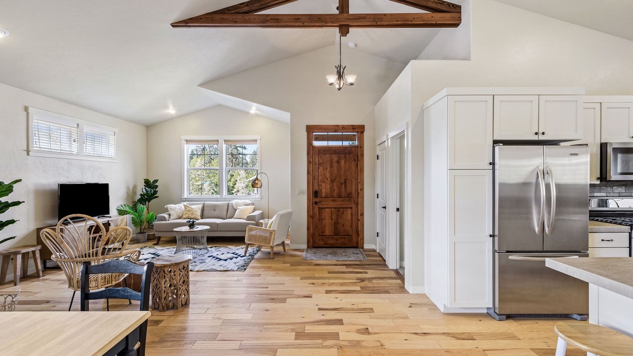 Photo of Livingroom in Southeast Bend