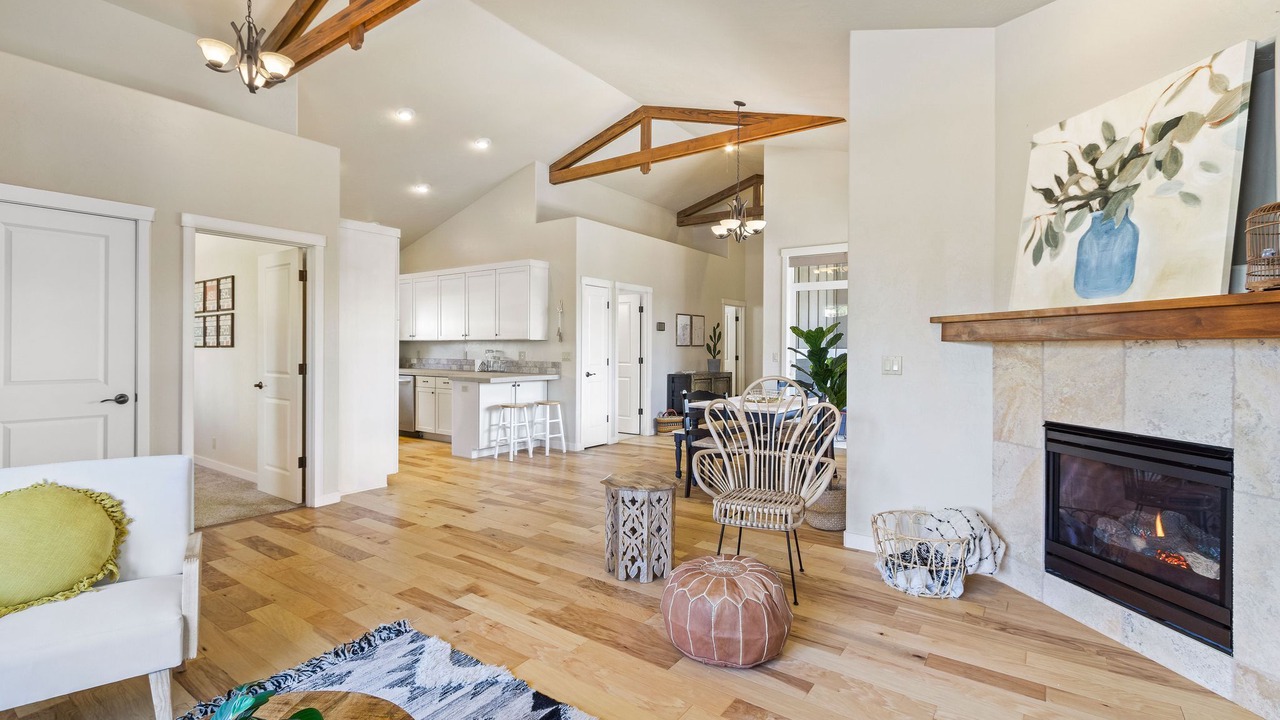 Photo of Livingroom in Southeast Bend