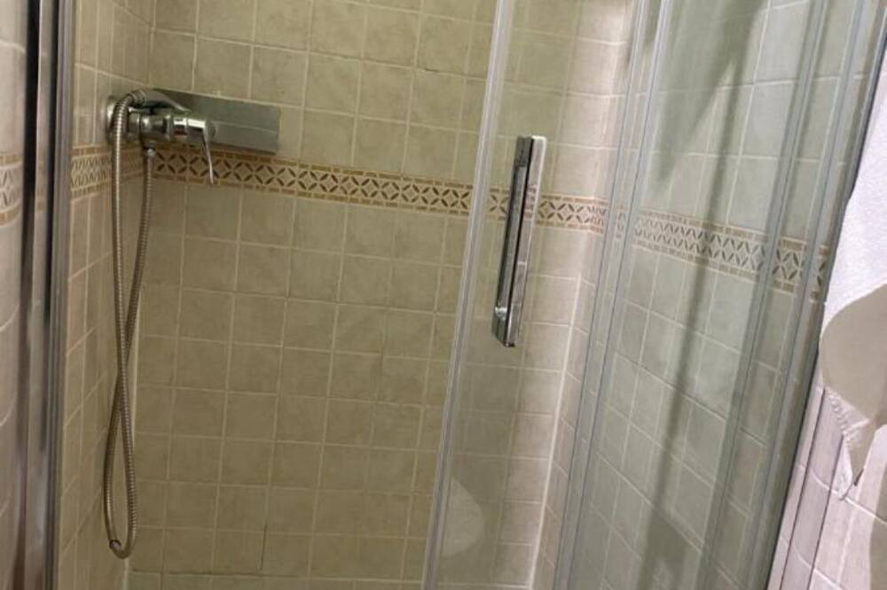 Photo of Bathroom in Zarza de Granadilla