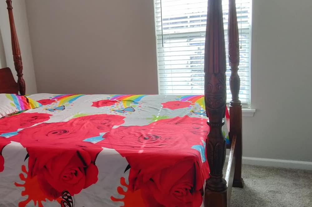 Photo of Bedroom in Lake St Louis