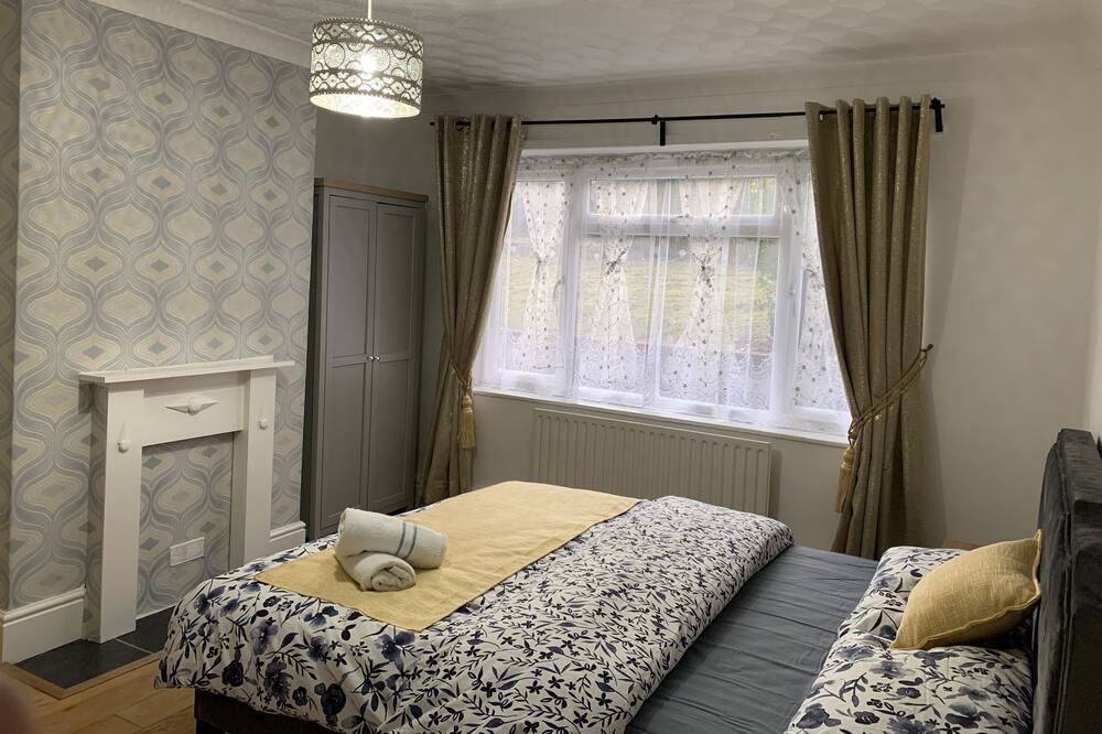 Photo of Bedroom in Farnham
