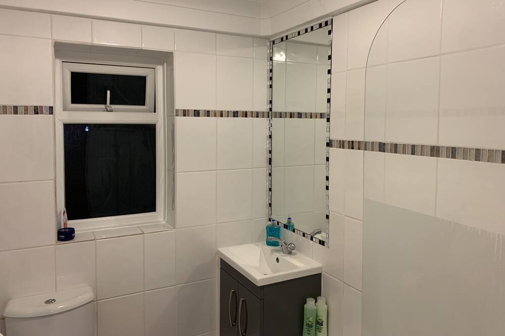 Photo of Bathroom in Farnham