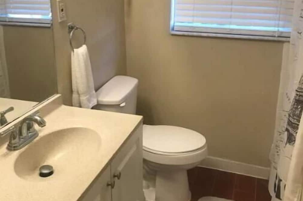 Photo of Bathroom in Murray Hill