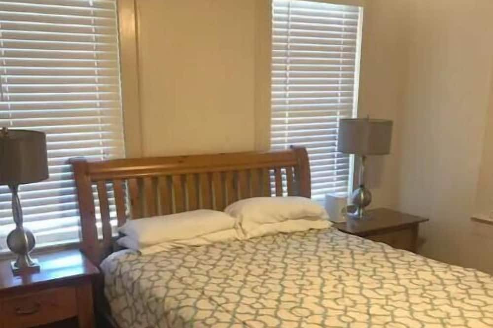 Photo of Bedroom in Murray Hill