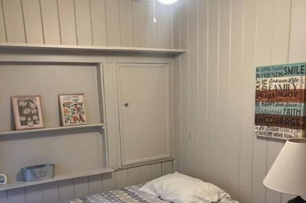 Photo of Bedroom in Murray Hill