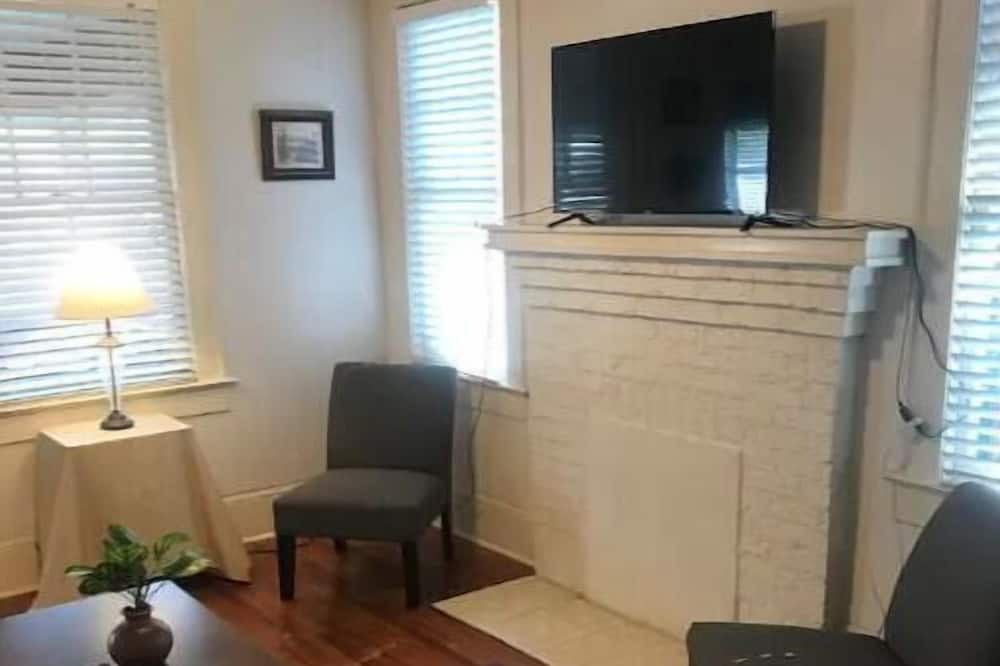 Photo of Livingroom in Murray Hill