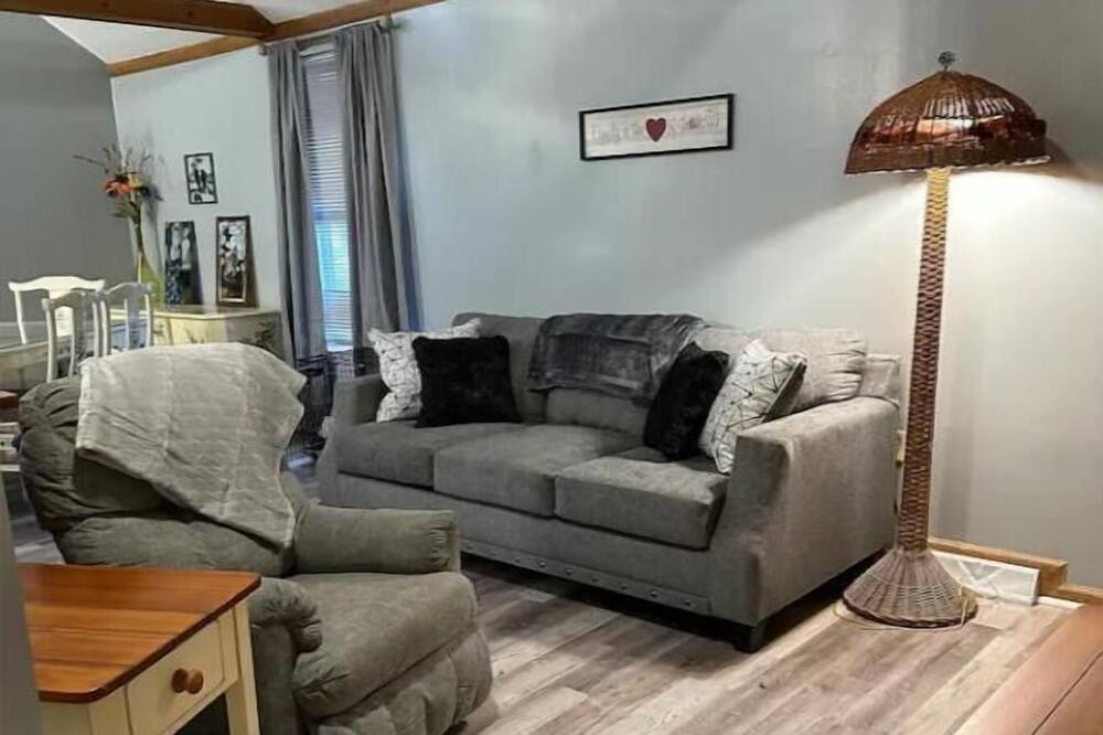 Photo of Livingroom in Rochester