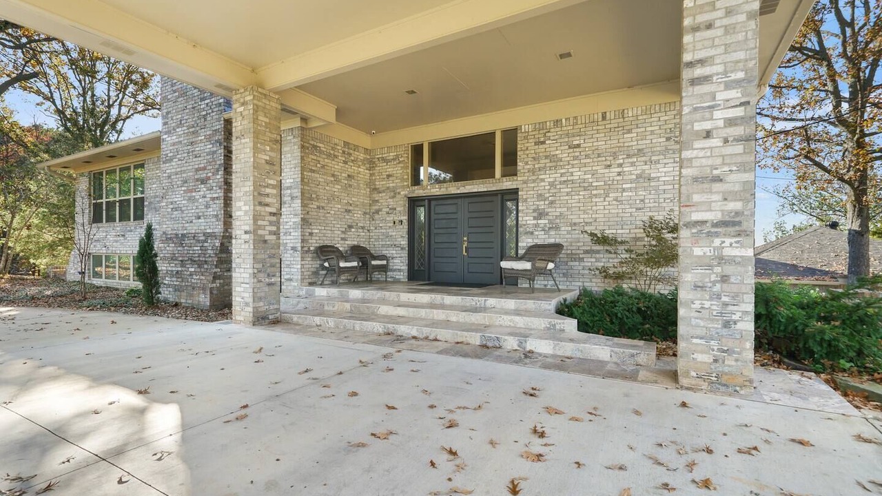 Photo of Patio Balcony in Dogwood