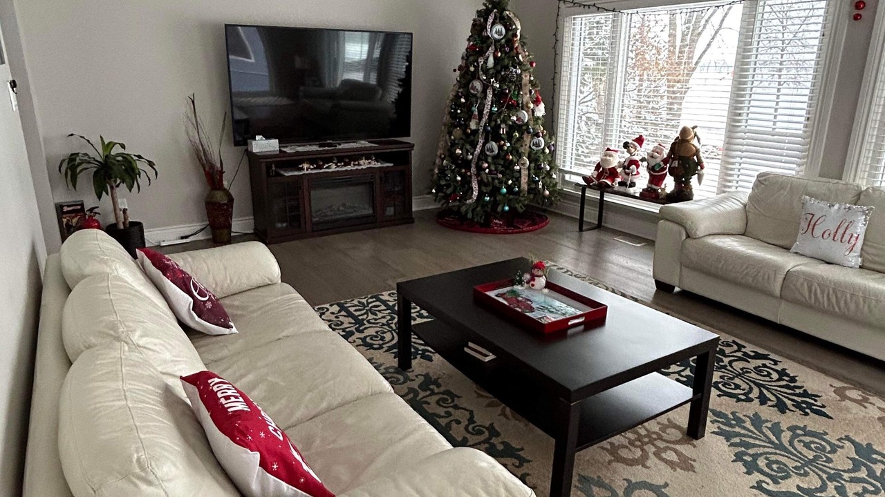 Photo of Livingroom in Laurentian Valley