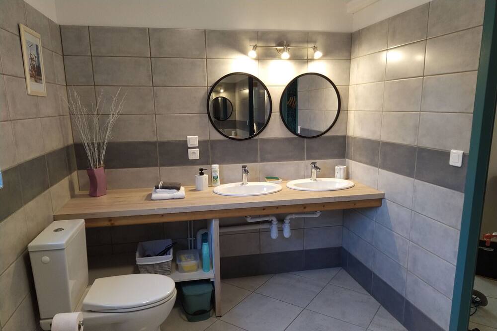 Photo of Bathroom in Saint-Benoit-sur-Loire