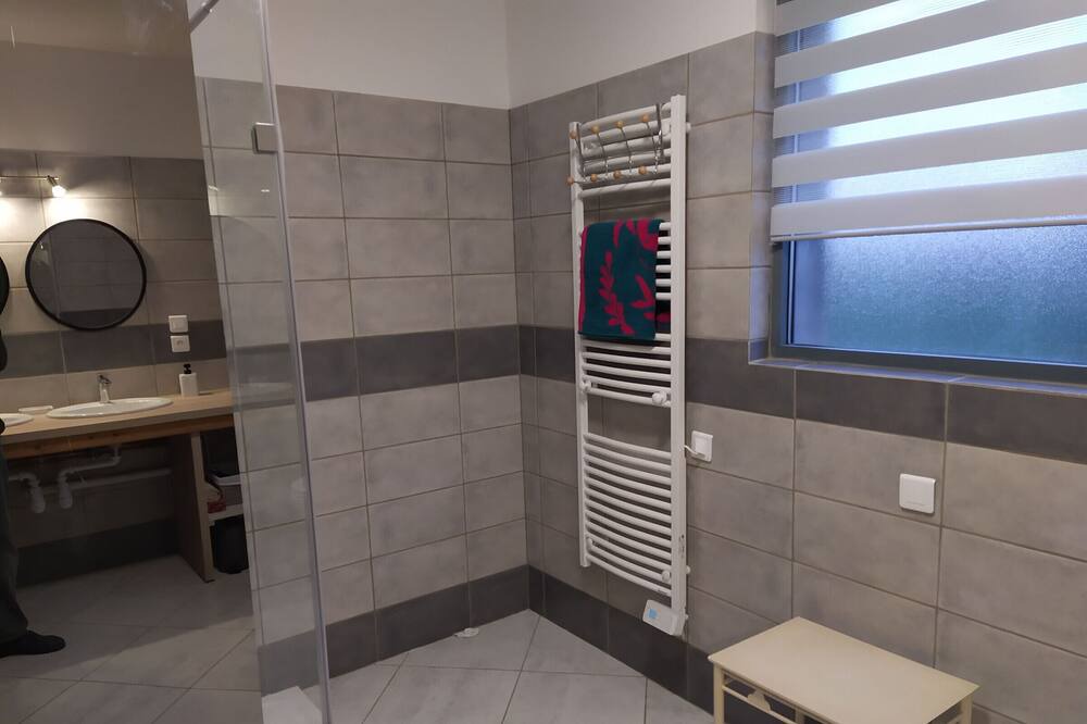 Photo of Bathroom in Saint-Benoit-sur-Loire