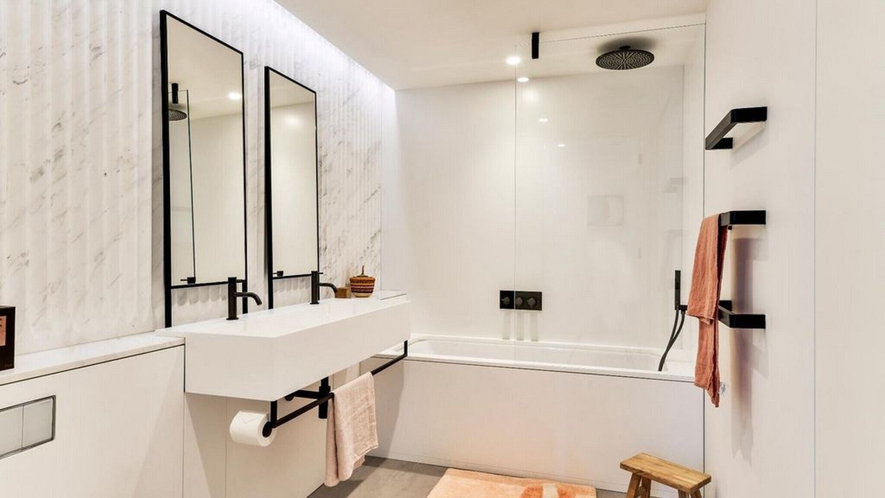 Photo of Others in White City