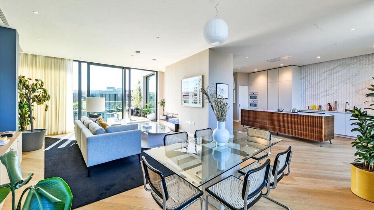 Photo of Others in White City