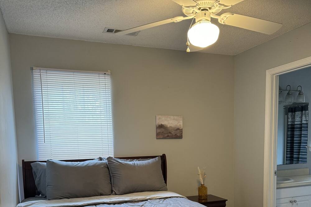Photo of Bedroom in Dalton