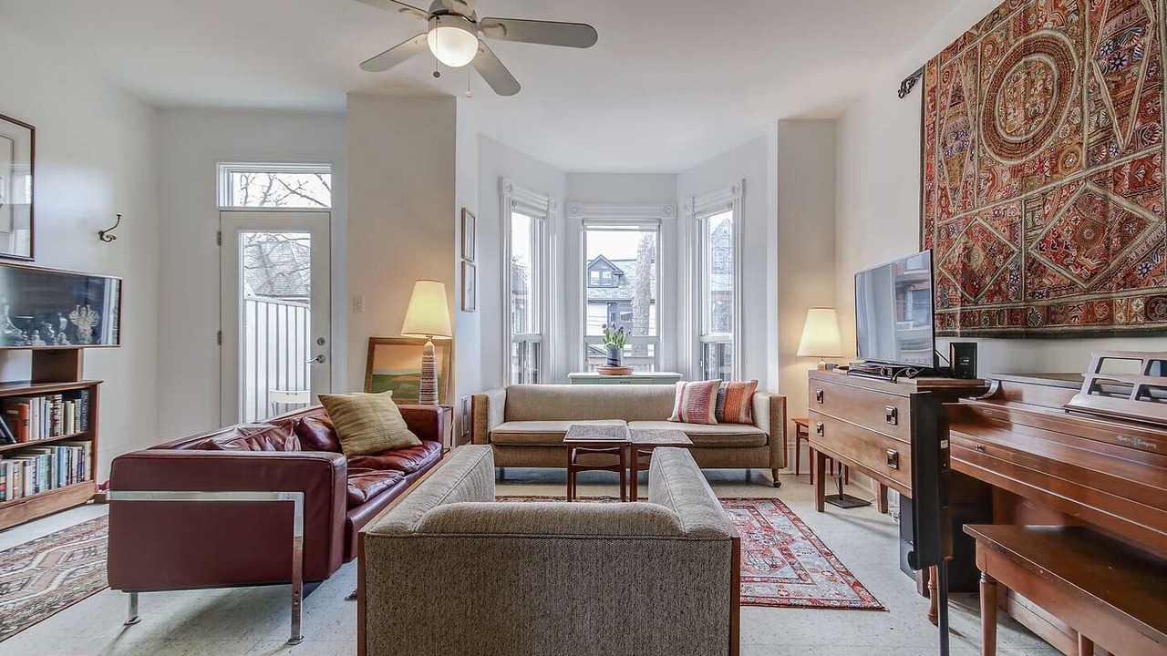 Photo of Livingroom in Trinity - Bellwoods