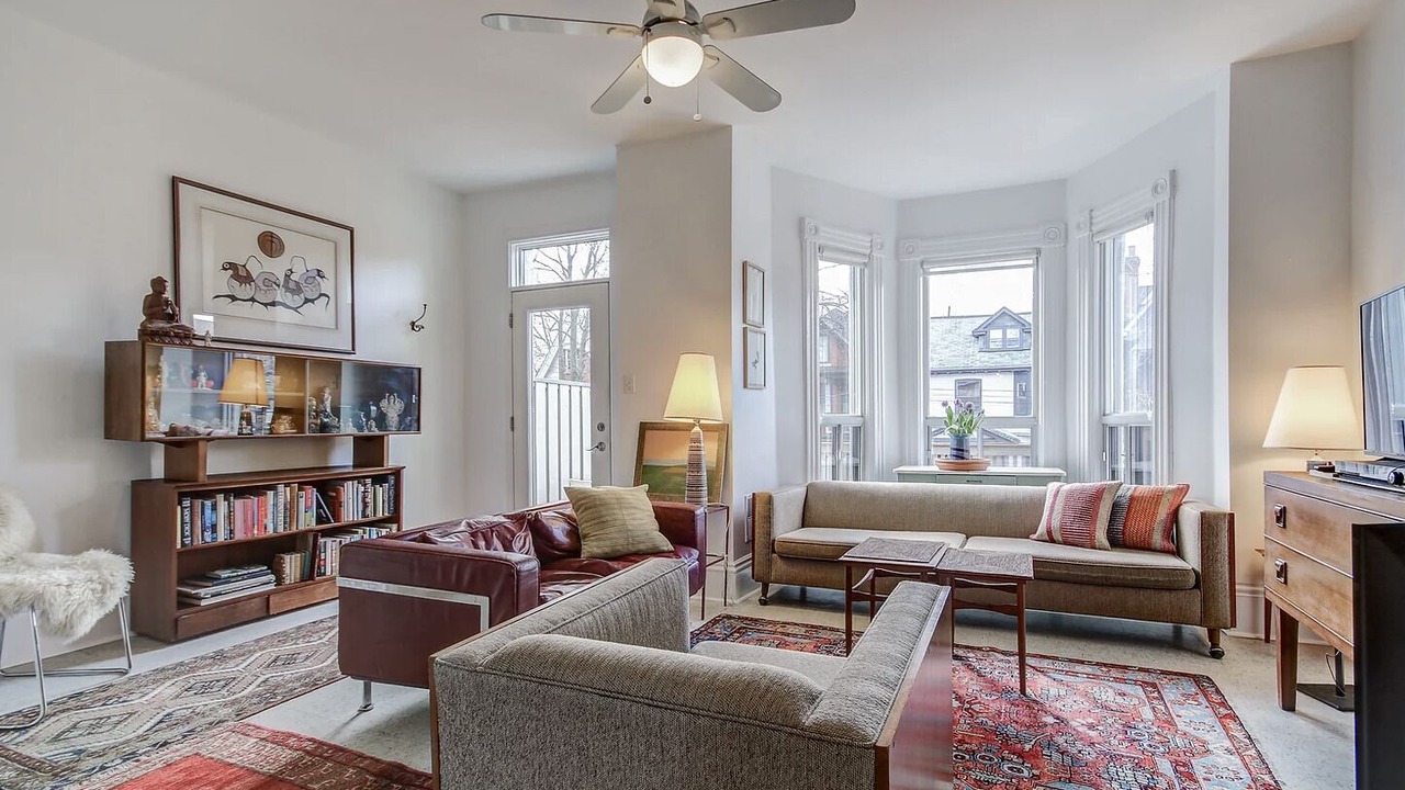 Photo of Livingroom in Trinity - Bellwoods