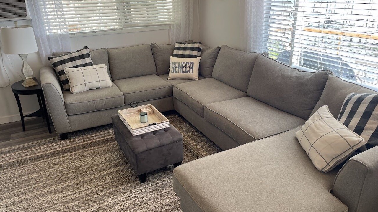 Photo of Livingroom in Town of Torrey