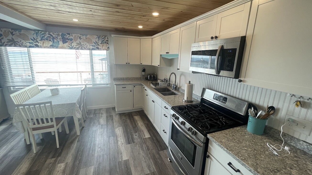 Photo of Kitchen in Town of Torrey