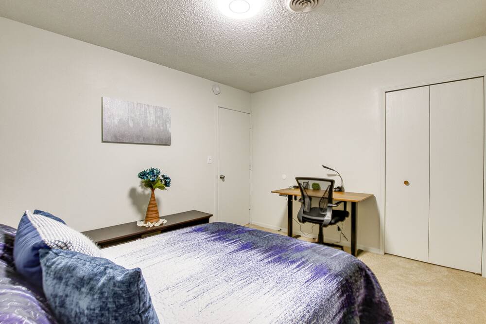 Photo of Bedroom in Twain