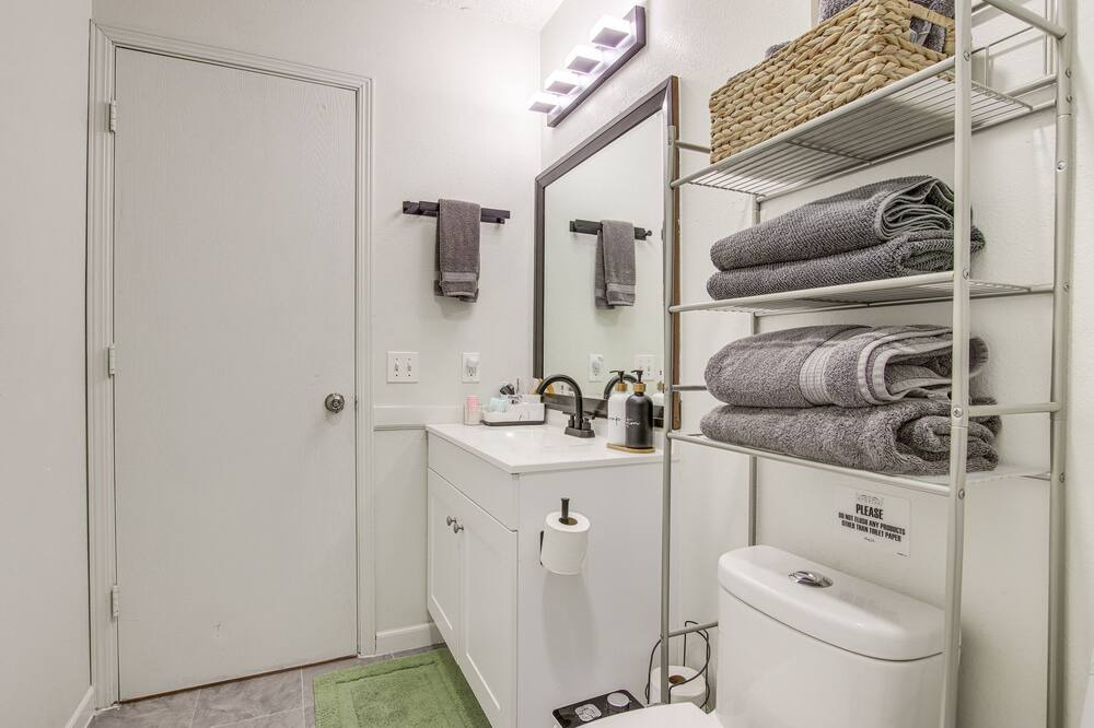 Photo of Bathroom in Twain