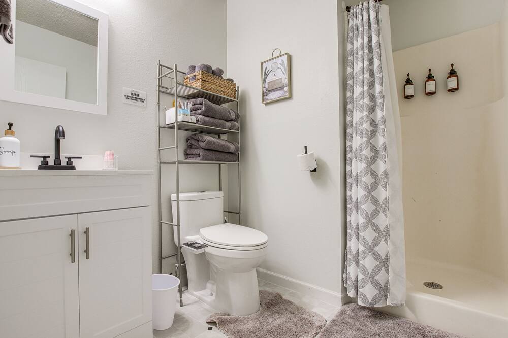 Photo of Bathroom in Twain