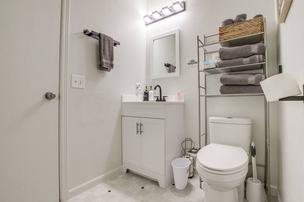 Photo of Bathroom in Twain