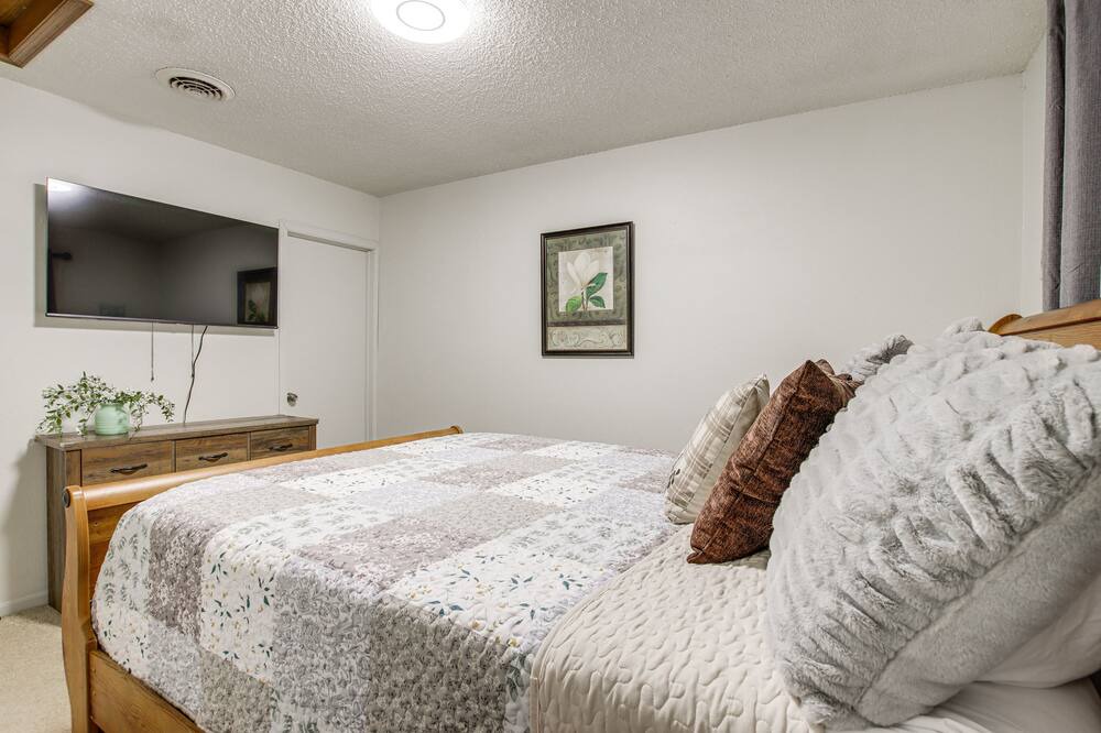 Photo of Bedroom in Twain