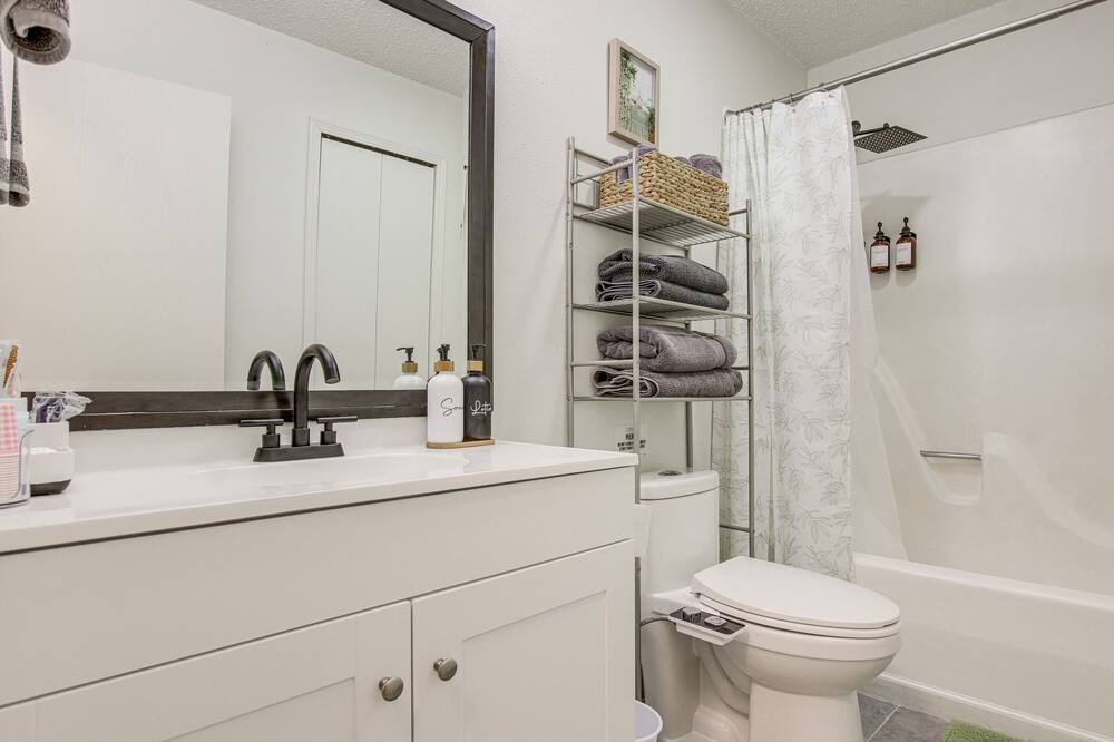 Photo of Bathroom in Twain