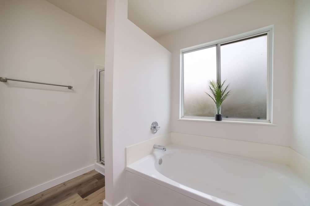 Photo of Bathroom in Timberwood Park