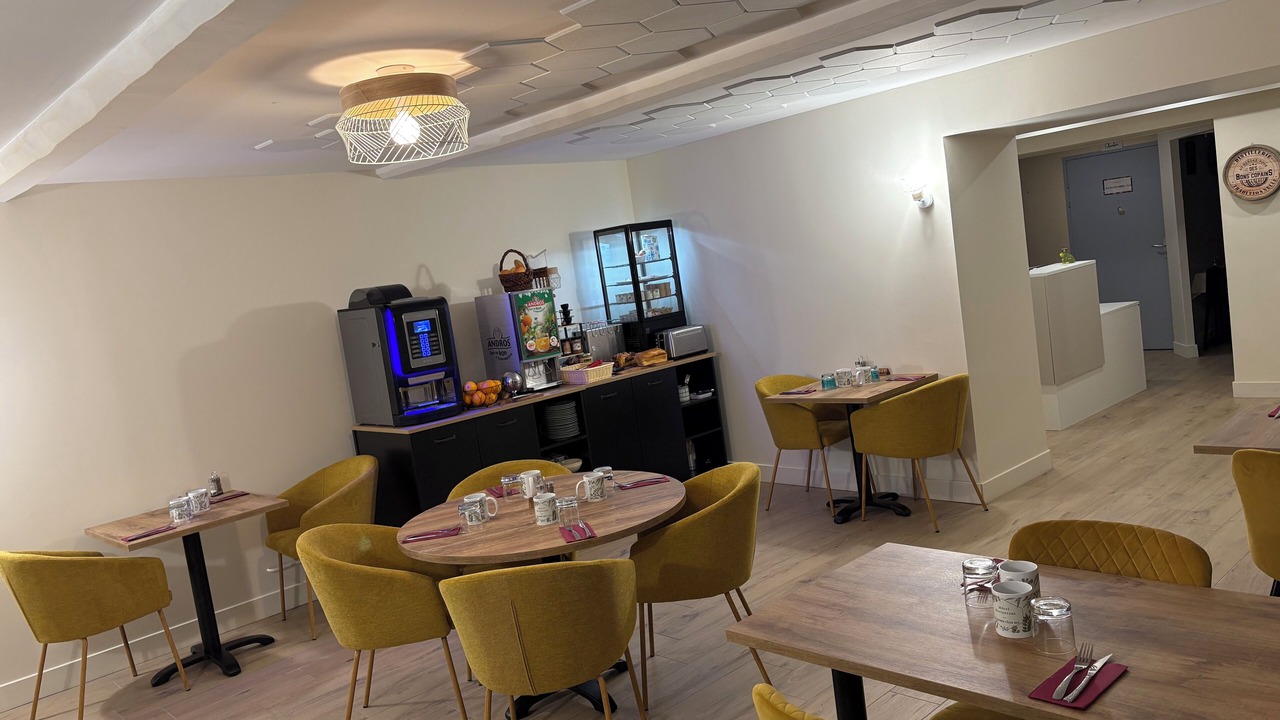 Photo of Others in Jas