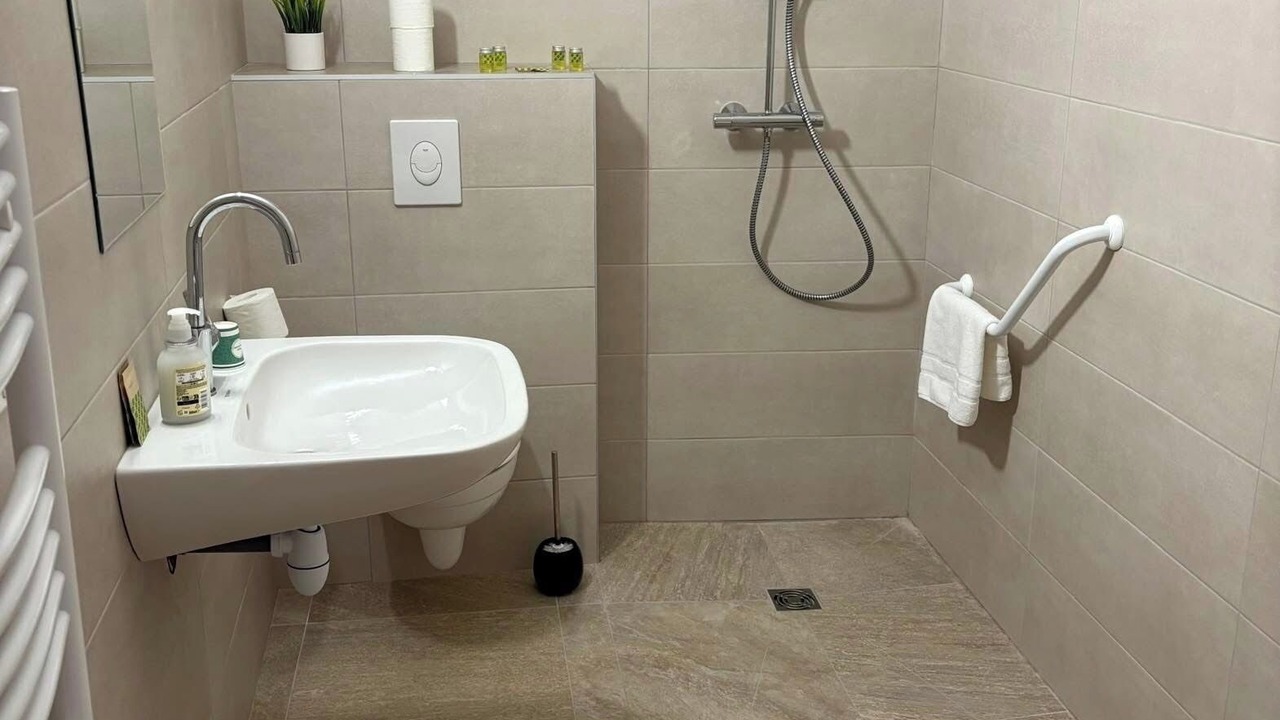 Photo of Bathroom in Jas