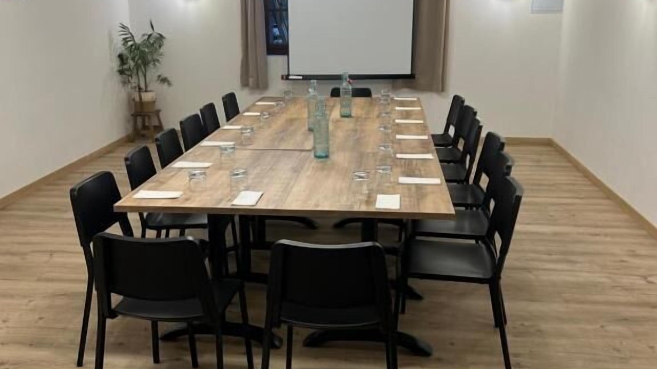 Photo of Others in Jas