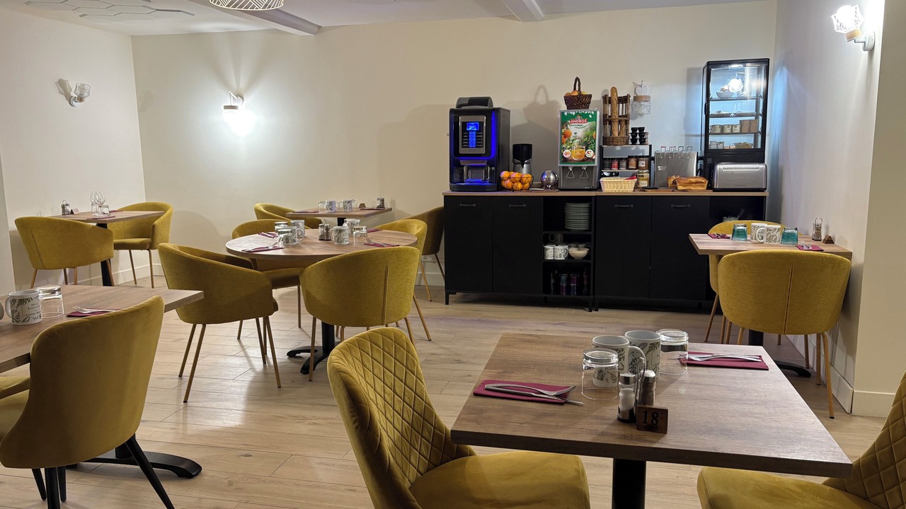 Photo of Others in Jas