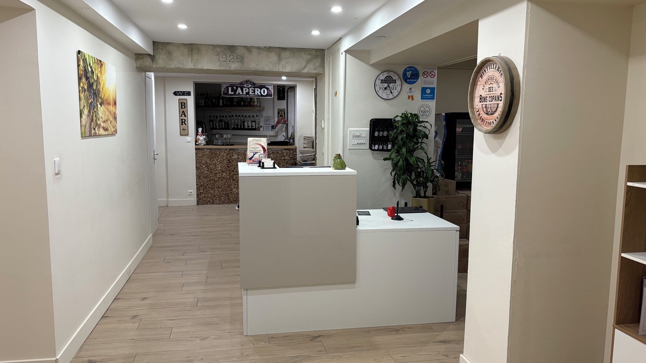 Photo of Others in Jas