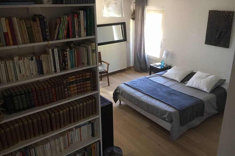 Photo of Bedroom in Florentin