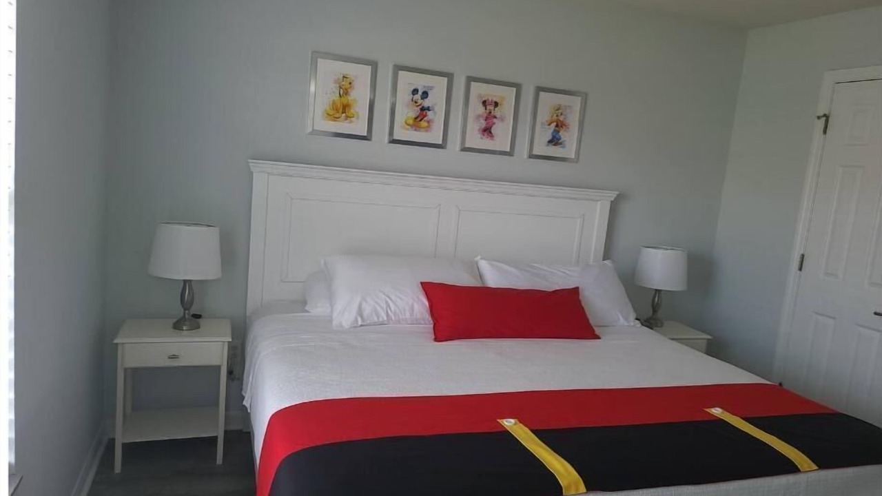 Photo of Bedroom in Sunset Lakes