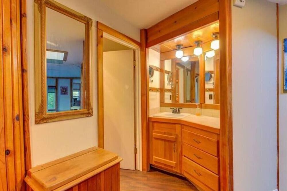Photo of Bathroom in Atascadero