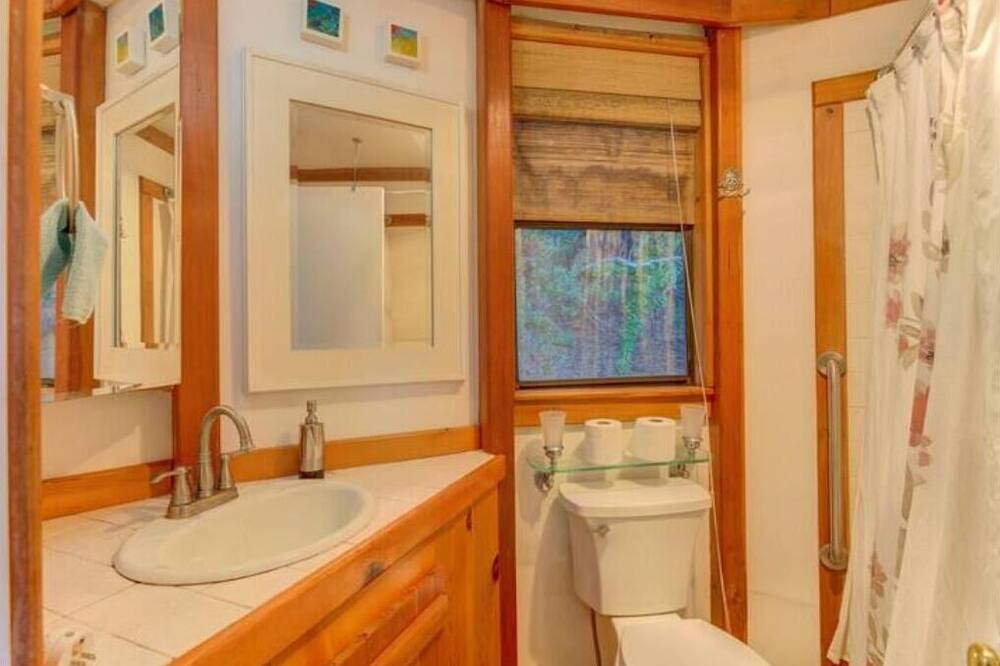 Photo of Bathroom in Atascadero