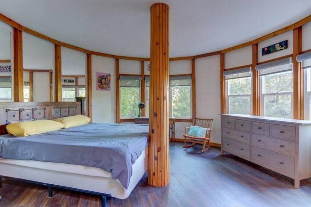 Photo of Bedroom in Atascadero