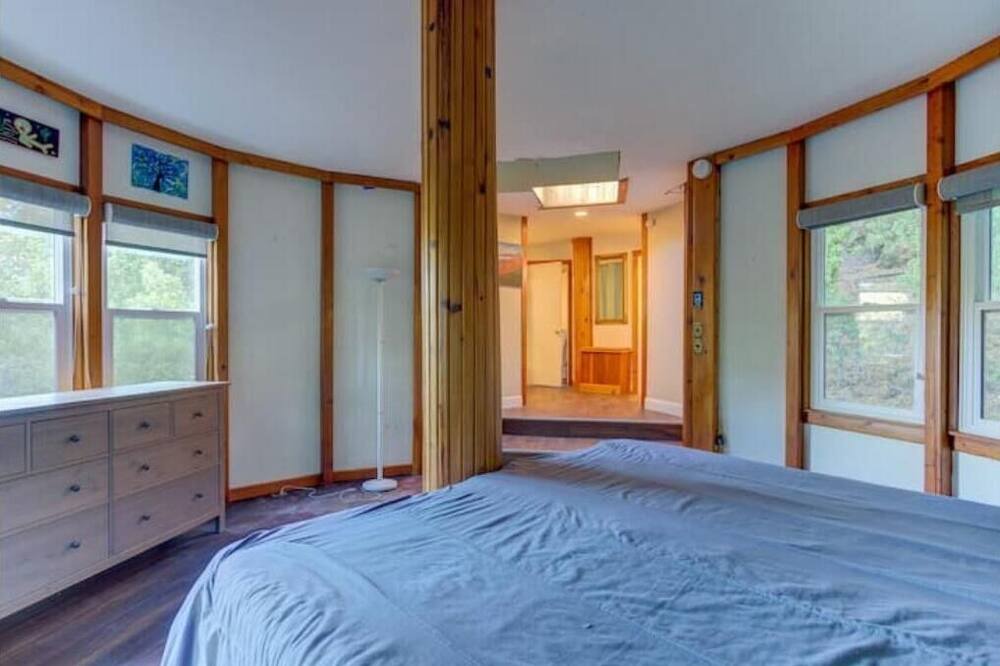 Photo of Bedroom in Atascadero