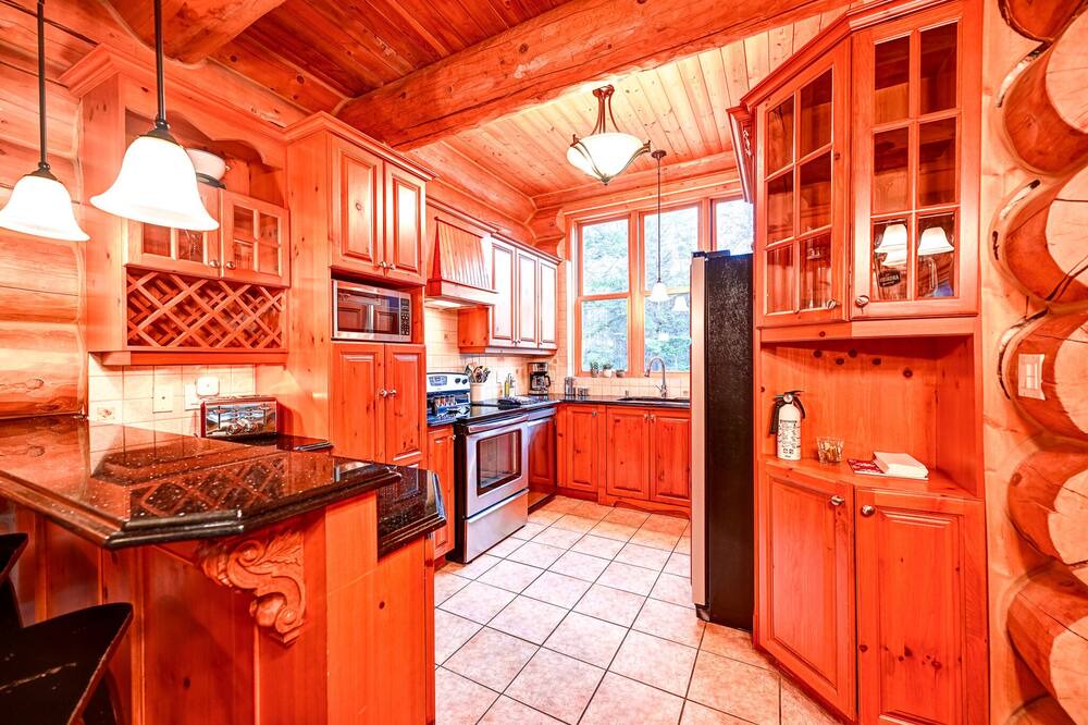 Photo of Kitchen in Mille-Isles