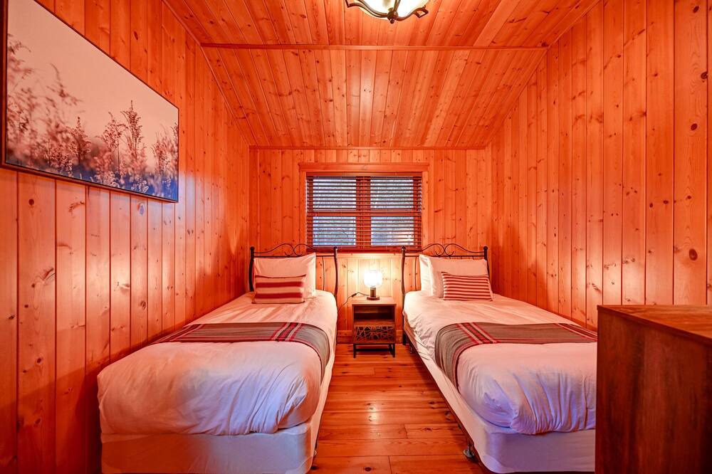 Photo of Bedroom in Mille-Isles